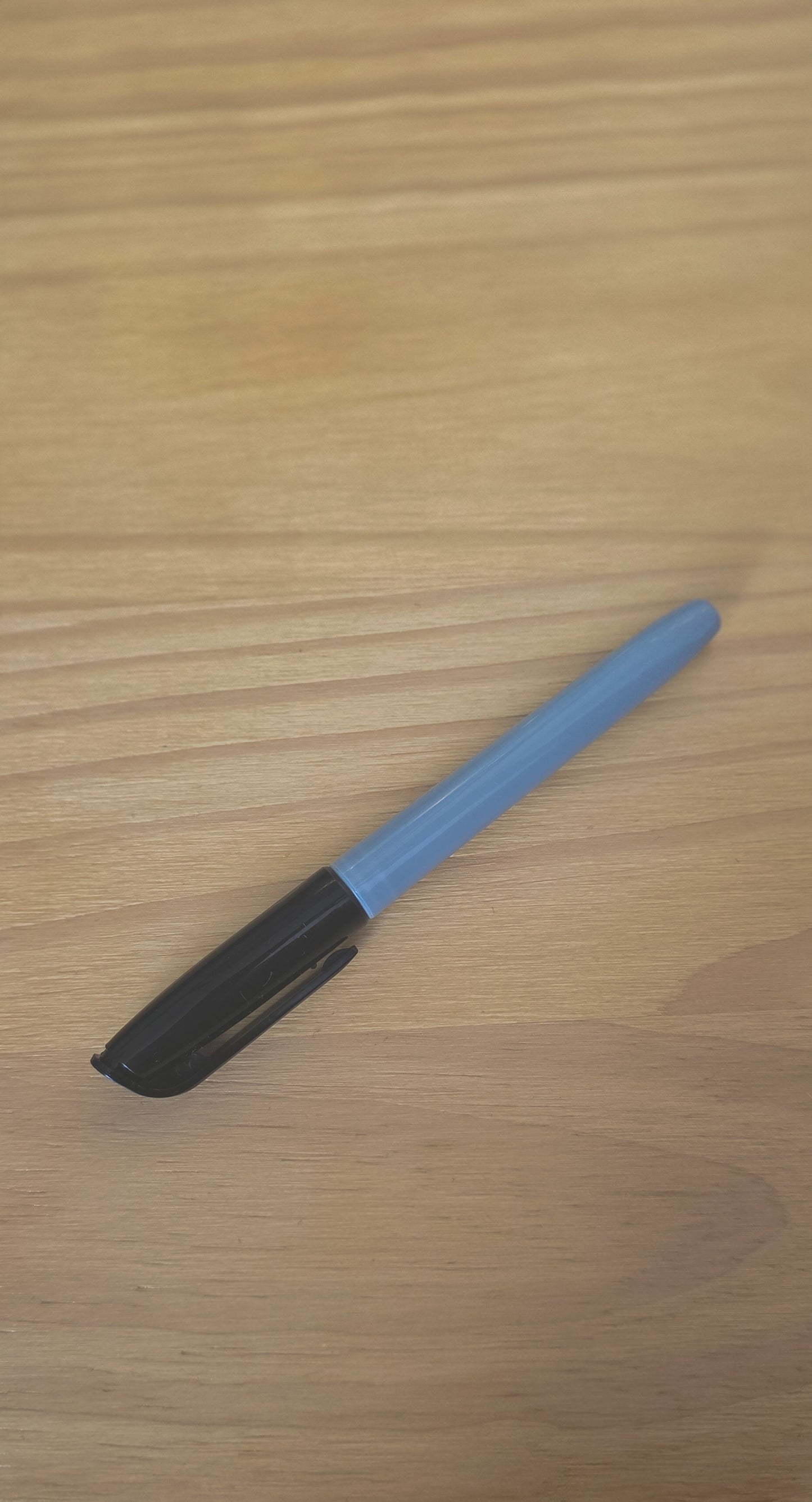 Stylo effaçable noir